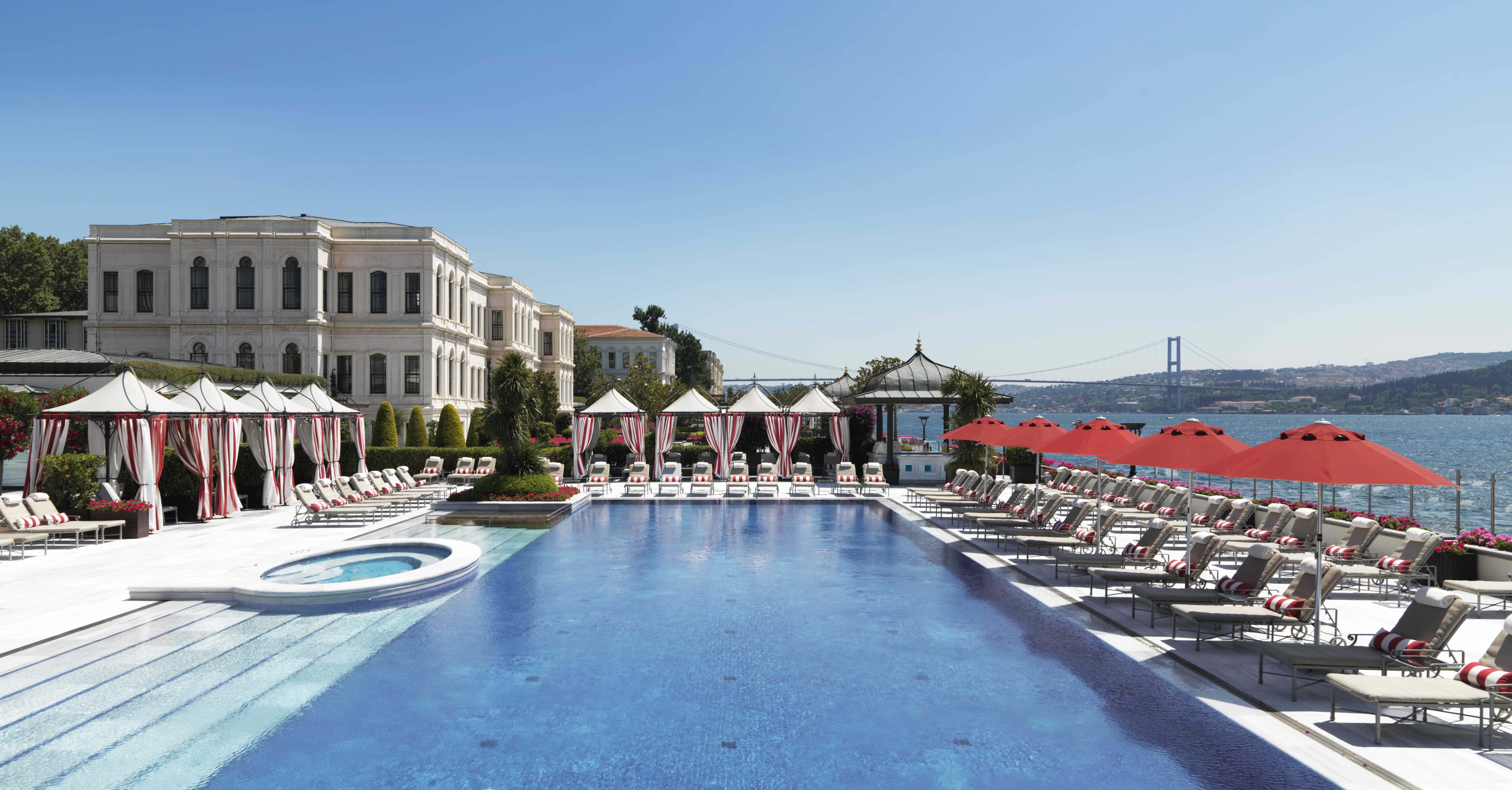four_seasonsbosphorus_outdoorpool