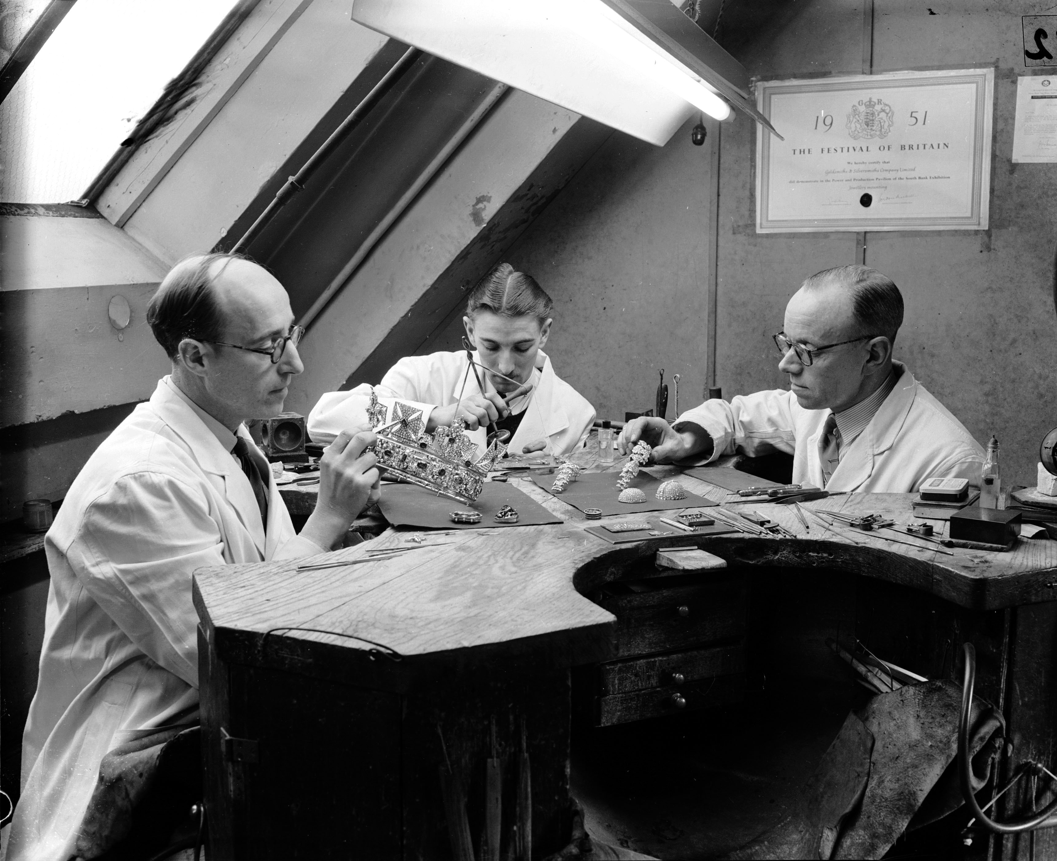garrard_workshop_preparing_the_imperial_state_crown_for_the_1953_coronation