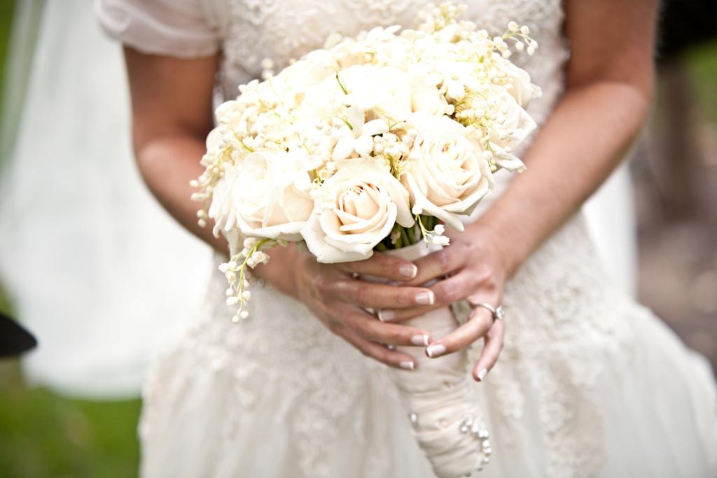 white-bridal-bouquet.original