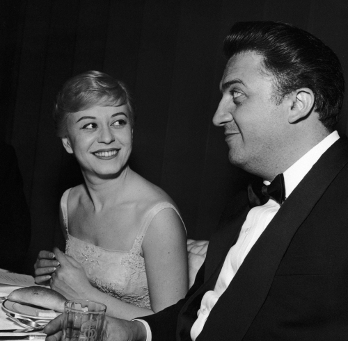 Джульетта Мазина и Федерико Феллини на 29-й церемонии вручения премии «Оскар». 1957