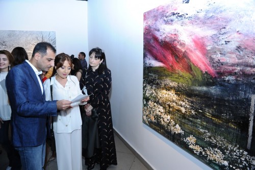 1463201945256946845_1000x669