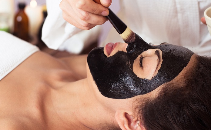 female-skin-shoulders-face-spa-facial-303111410