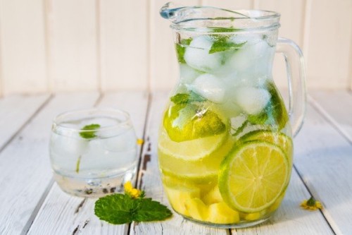 Ginger-Lime-Mint-Flavored-Sparkling-Water1-600x399