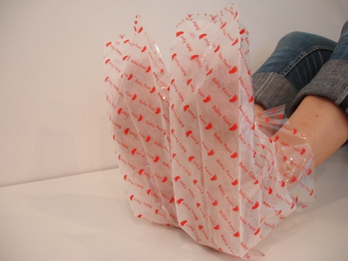 kak-ispolzovat-yaponskie-noski-dlya-pedikyura