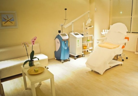 248665_216959678326945_5502862_n