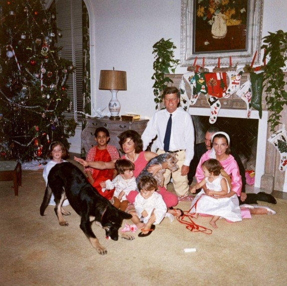 Jackie-kennedy-christmas-white-house