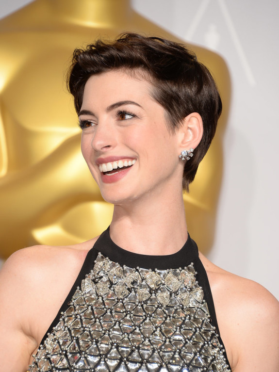 Anne-Hathaway