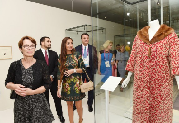 first_lady_exhibidion_10