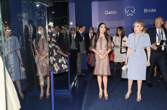 first_lady_exhibidion_6