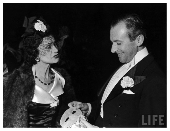 fashion-designer-gabrielle-coco-chanel-w-photographer-cecil-beaton-ca-1937