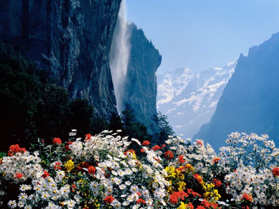 World_Switzerland_Staubbach_Waterfall__Lauterbrunnen_007915_