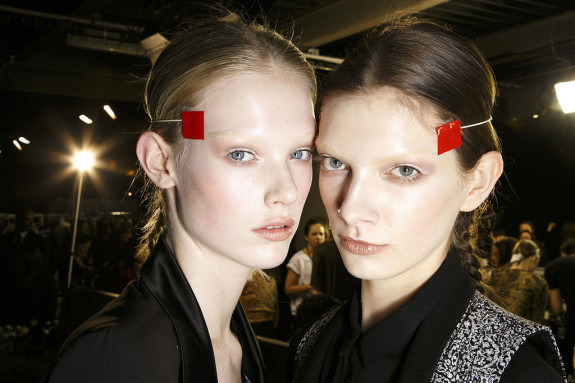 Givenchy-Fall-2014-Hair-Makeup-Runway-Pictures