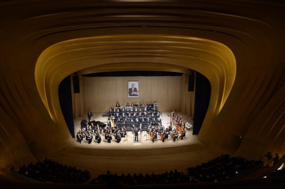 14183270375952315186_750x500