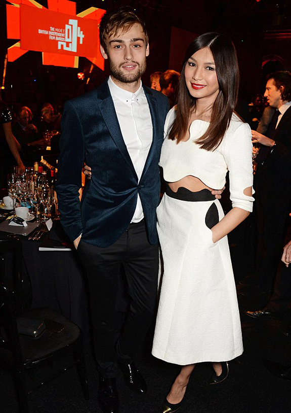 23DAA4FE00000578-2864599-Making_it_official_Douglas_Booth_and_rumoured_love_interest_Gemm-a-109_1417986679206 copy