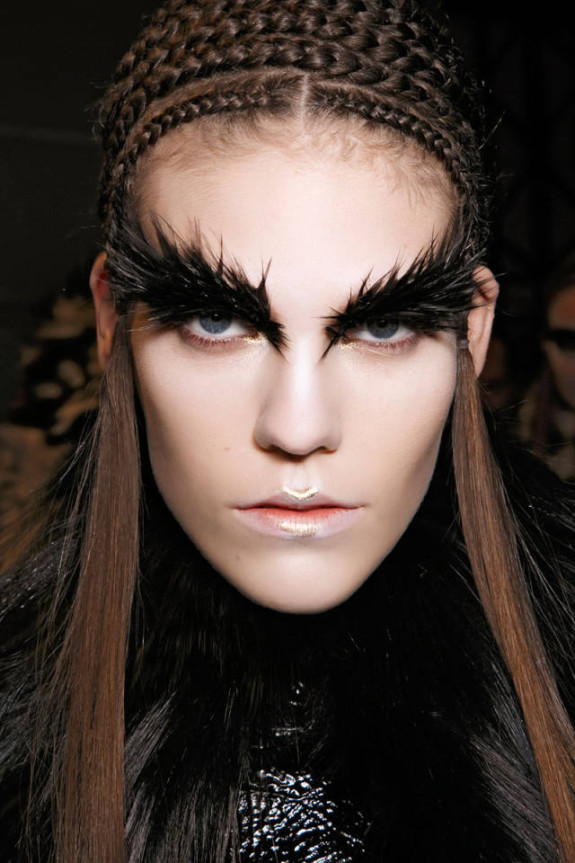 hbz-halloween-makeup-McQueen-bbt-F14-014-6945519-sm