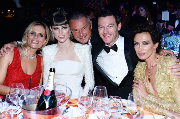 6_svetlana-hodchenkova-at-dinner-amfar-milan-2014