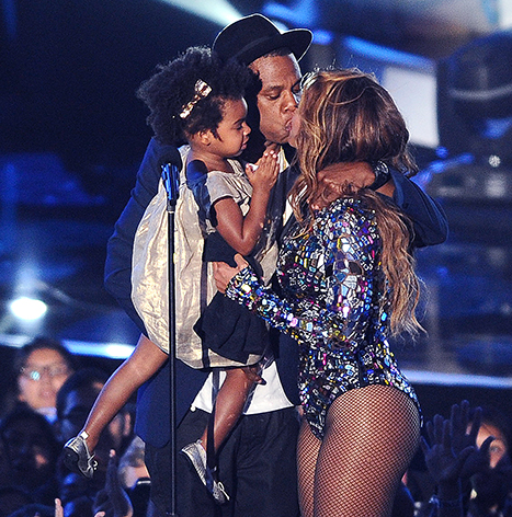 beyonce-jay-kiss-467