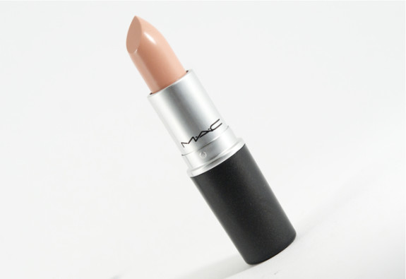MAC-Lipstick-in-Creme-dNude-09