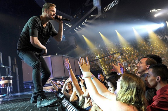 imagine-dragons-2014-billboard-music-awards-performance-650_0