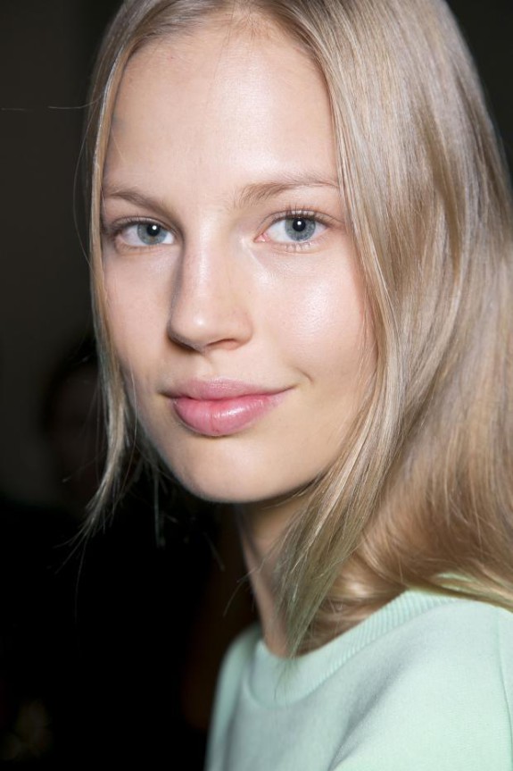 christopher-kane-backstage-spring-summer-2014-lfw19