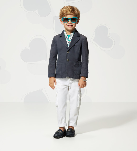 us_cr14_mn_jrtw_13_001_web_look_zoomin