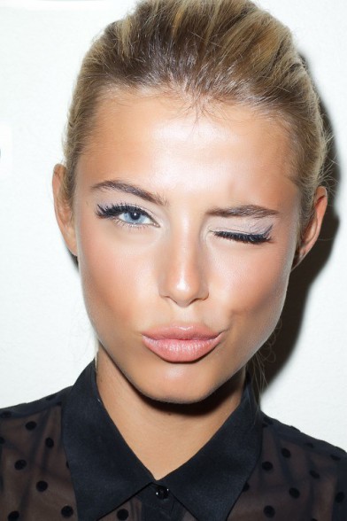 bronzed-make-up-nude-lips