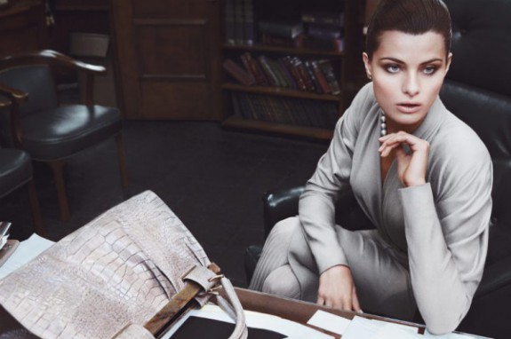 donna-karan-2011-2012-campaign-1-600x399