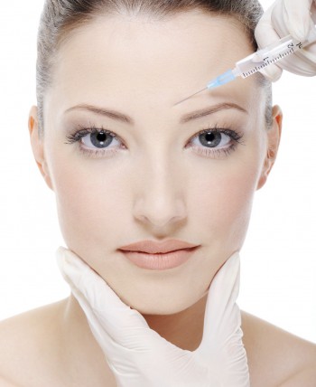 eautician giving an injection